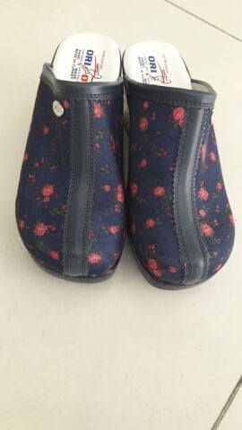 Orion Dolgu Topuk Lacivert Çiçek Desenli  Model Ortopedik Terlik